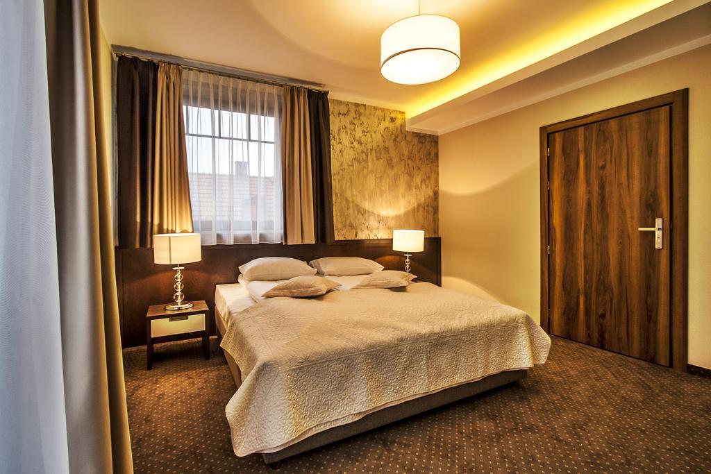 Hotel Tatarscy - Energylandia Кальвария-Зебжидовская Экстерьер фото